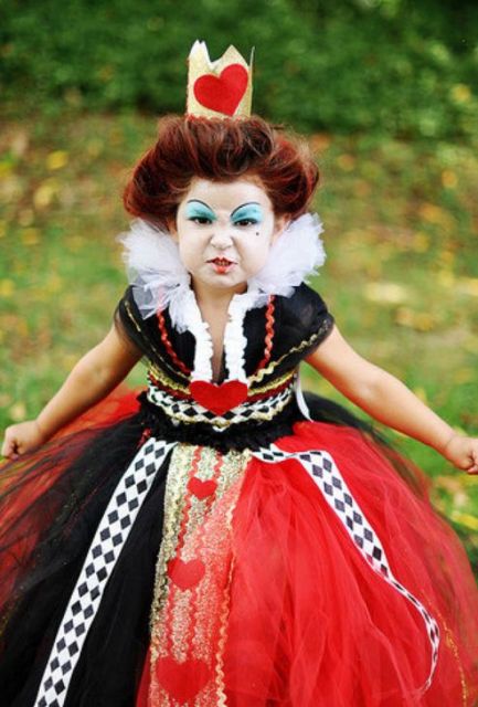 Queen of Hearts Halloween Costume Idea