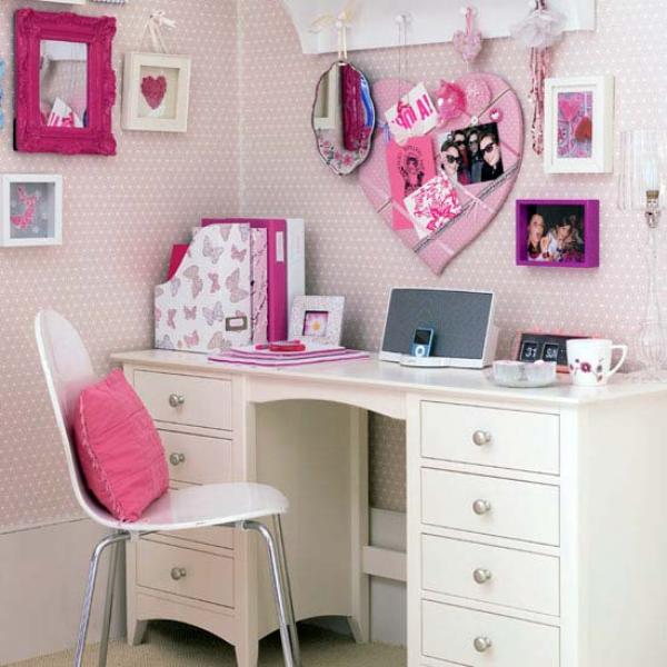 teenage girl study desk