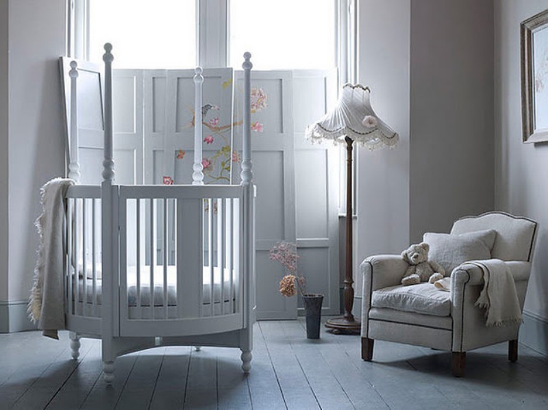 Simple Round Cribs with Simple Decor