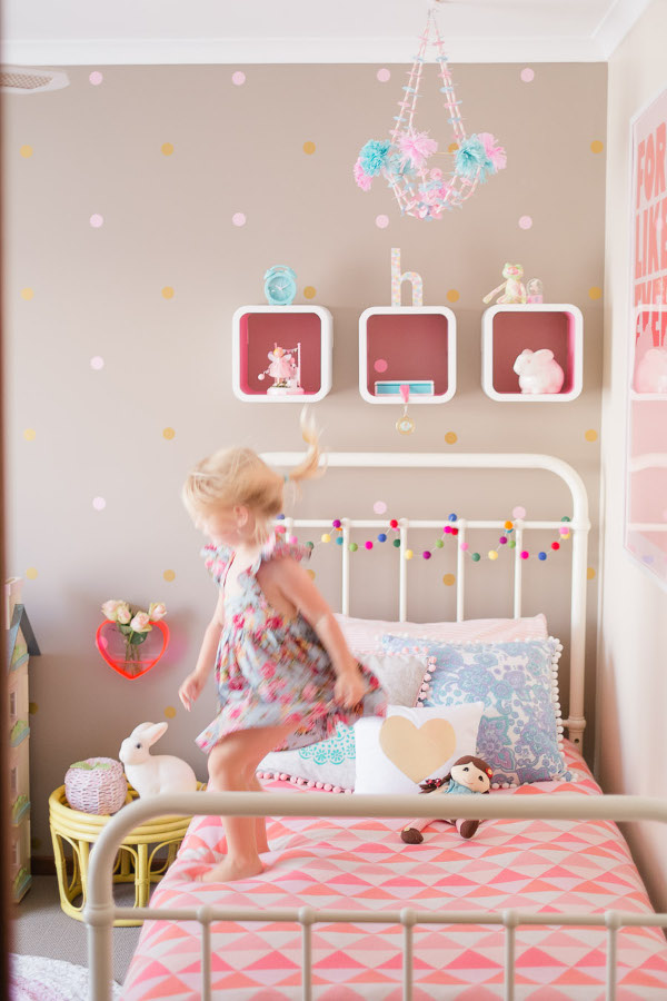 Pretty DIY Vintage Bedroom For Girls | Kidsomania