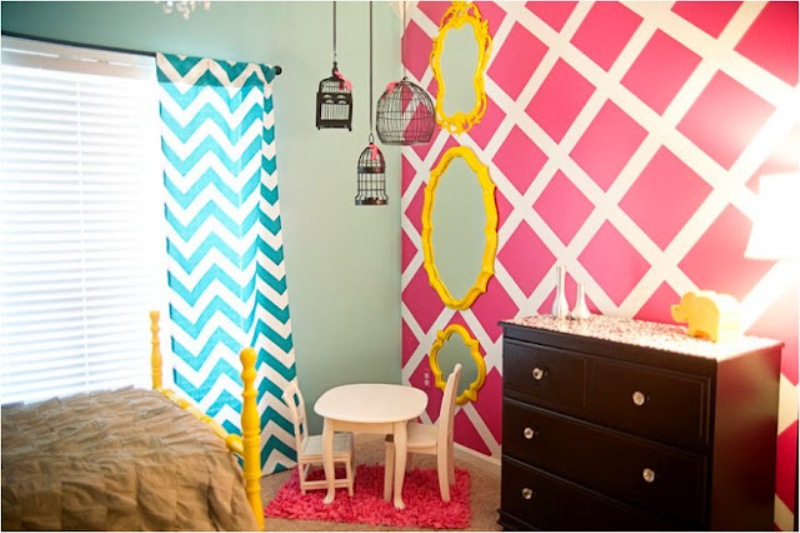 http://www.kidsomania.com/photos/a-bright-bedroom-for-your-teenage-girl-8.jpg