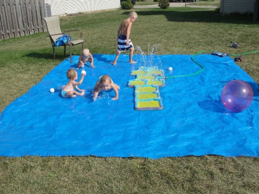 Cool DIY Splash Pad For Your Little Ones' Outdoor Swim ...